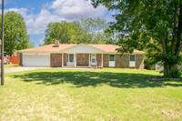 715 Foxboro Dr